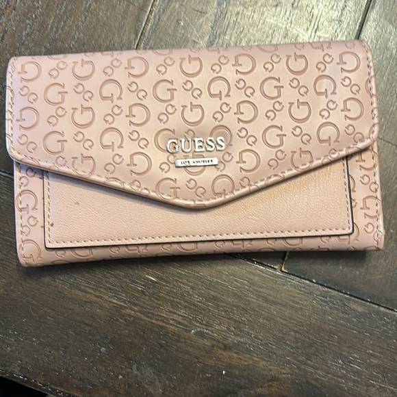 Guess pink shoulder bag with crossbody strap and matching wallet - Picture 7 of 10